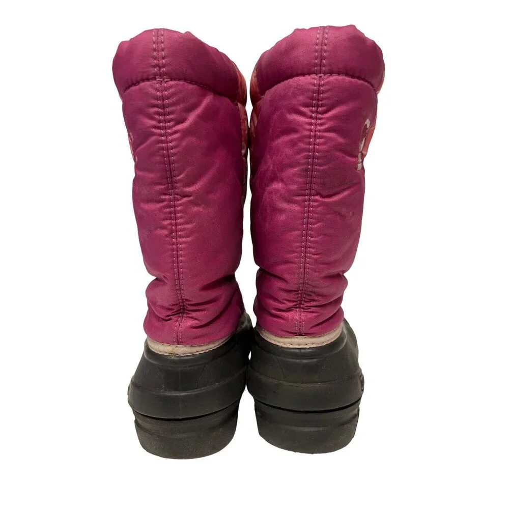 Sorel features drawstring